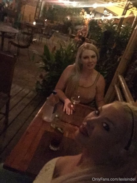 Lexi Sindel sexy actress image