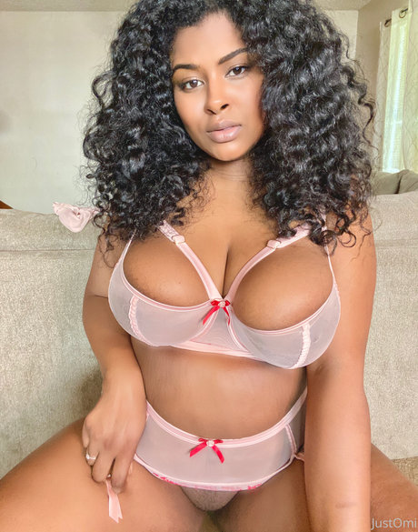 _Omi Stark pretty model gallery