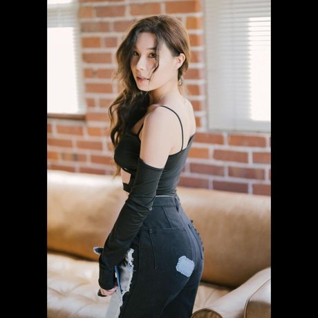 Nabiplay naked pornstar pic