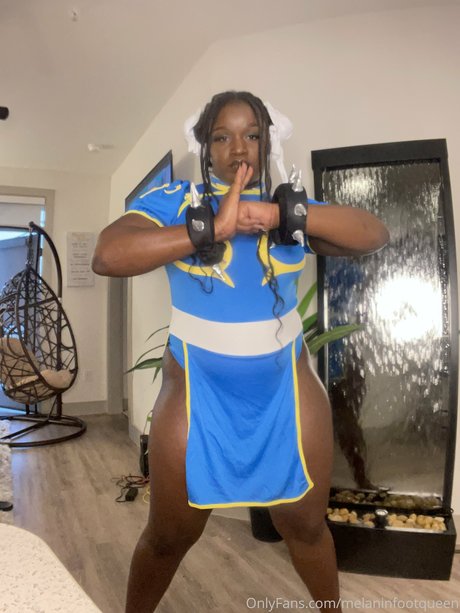 Queen Melanin_ erotic star image