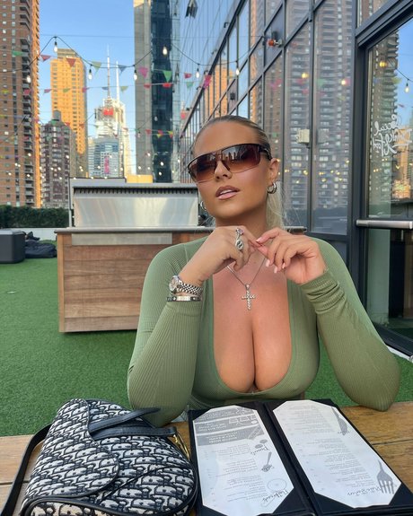 _Barbi pornographic model pic