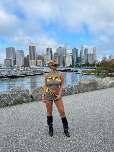 _Barbi model naked photos