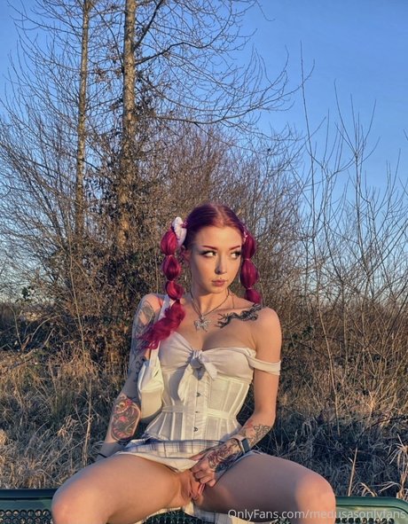 Medusas model adult gallery