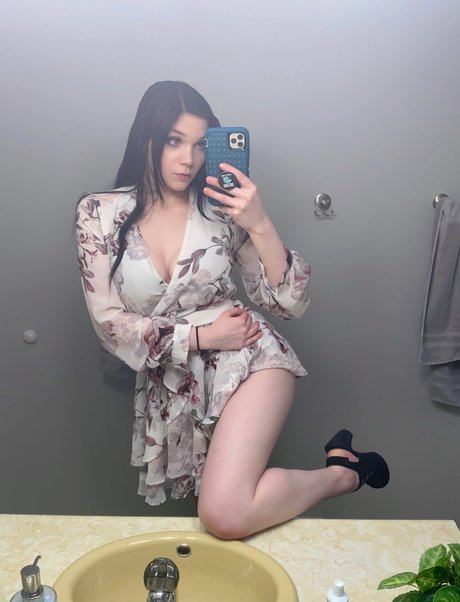 Esther Lynnrie_ star adult images