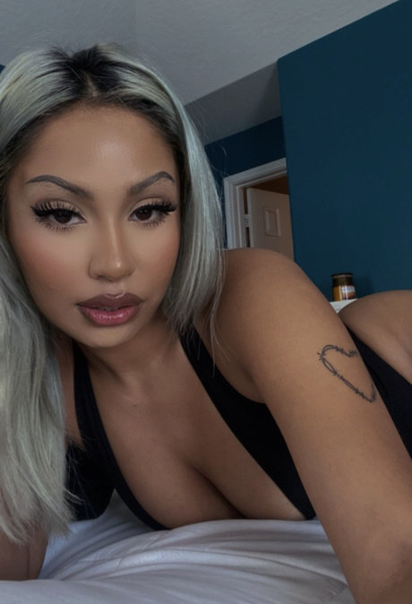 The La Flares adult actress pic