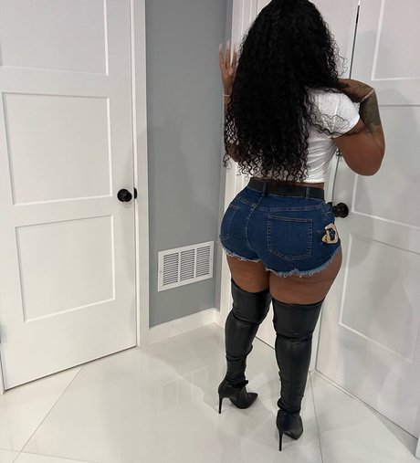 Jhonni Blaze pornographic model images