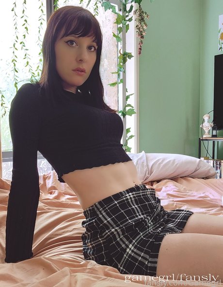 Gamegrl sexy model gallery