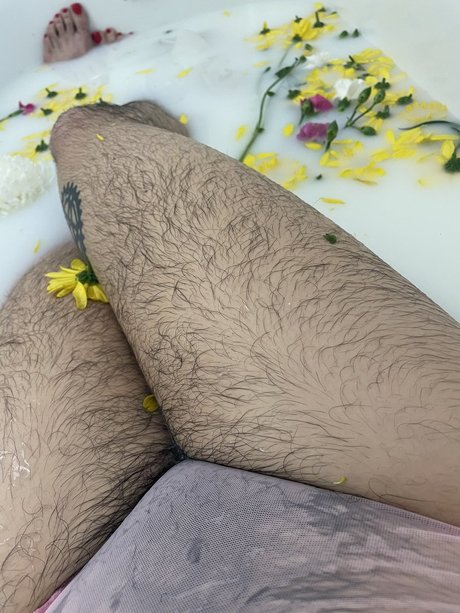 Olive Wren_ model pretty pic