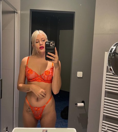 Chloe Verhagen_ nudes star image