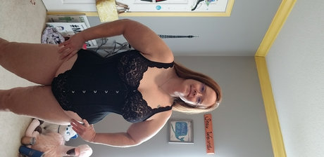 Faith And Courtney naked model archive