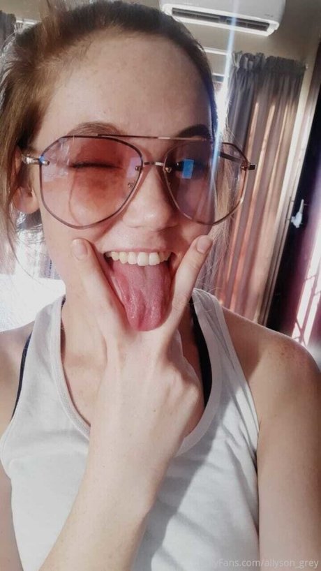 Allyson grey top star images