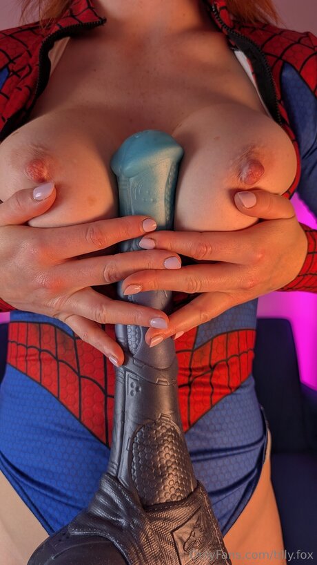 Tilly Fox porn model img