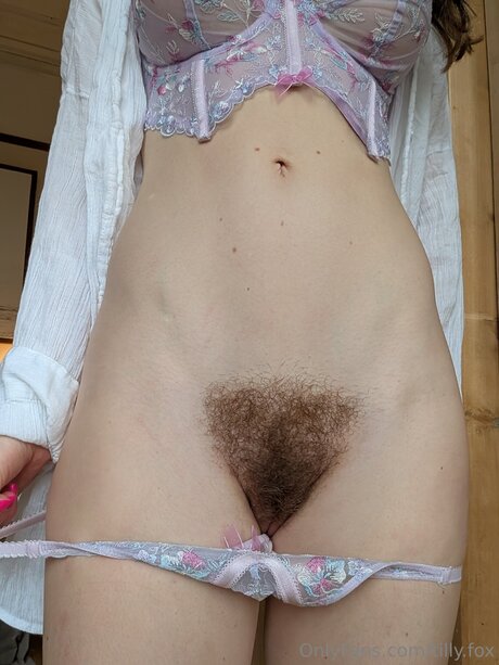 Tilly Fox model nude photos