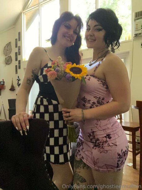 Ghostieemuffinn xxx model photos