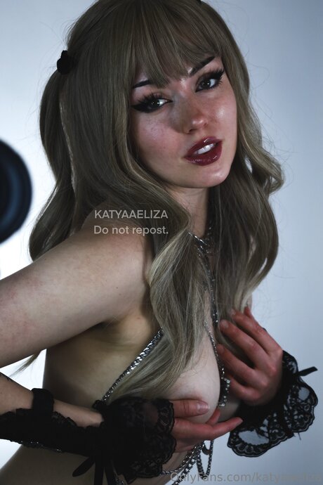 Katyaaeliza erotic actress photo