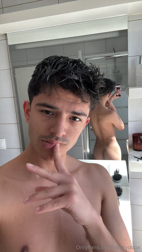 Skittydoux star naked pic
