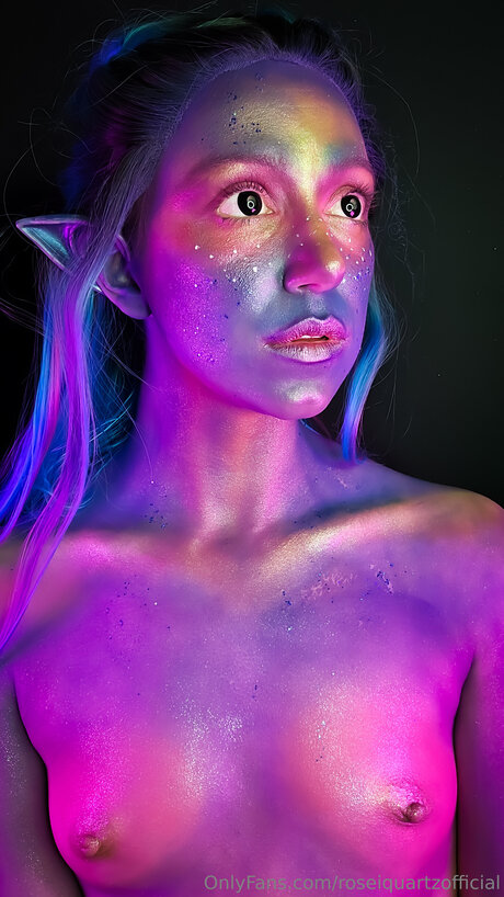 Roseiquartzofficial exclusive model img