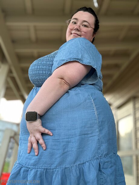 Mamamooocow xxx model photo