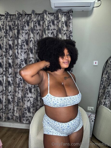 Leeannmedley pornographic actress gallery