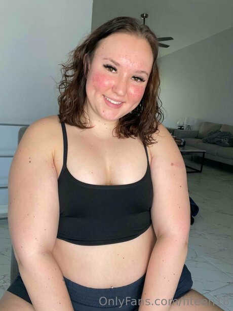 Bisexualcollegegirl Quick model image