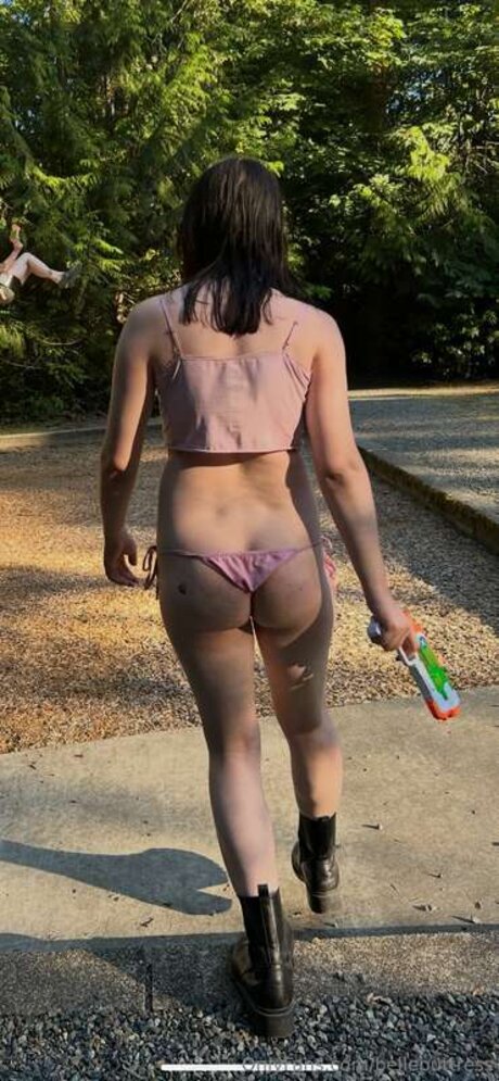 Bellebuttress star naked pics