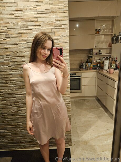 Sweetlittlelaury model naked photos