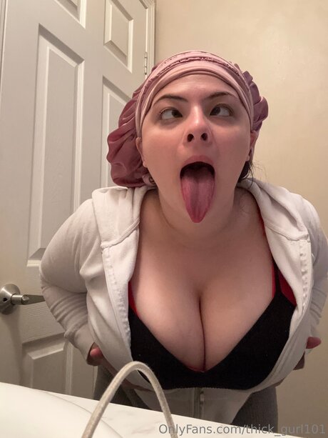 Thick Gurl101 pornstar xxx pics