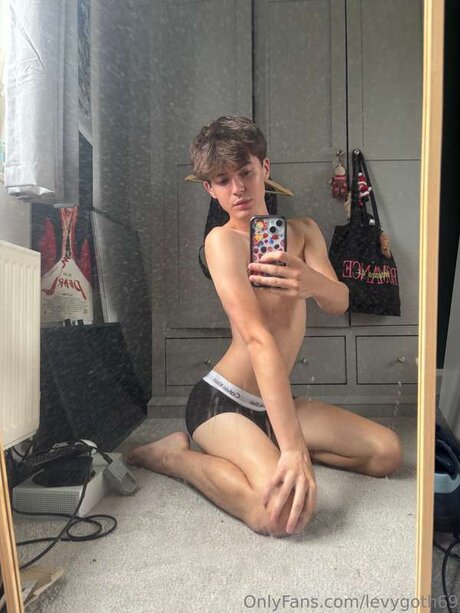 Levygoth69 exclusive star photos