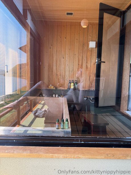 Kittynippyhippie star nude gallery