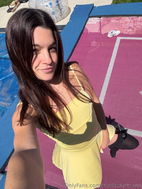 Nicoleskirtsfree model hot img