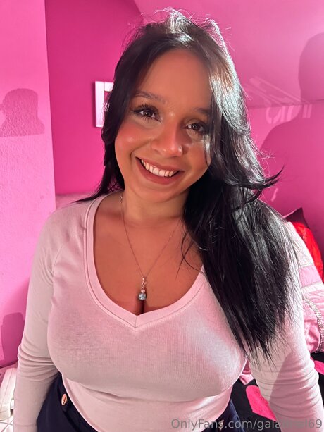 Galadriel69 model naked gallery