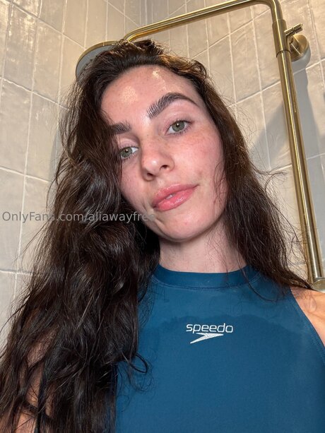 Aliawayfree nude model pic