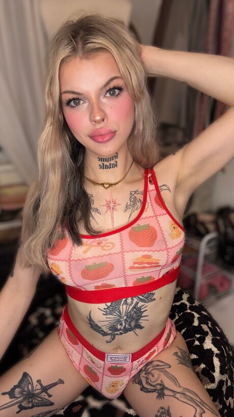 nude onlyfans pornographic pics