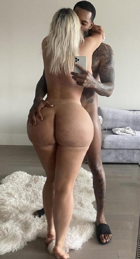 Maya Dutch pretty star photos