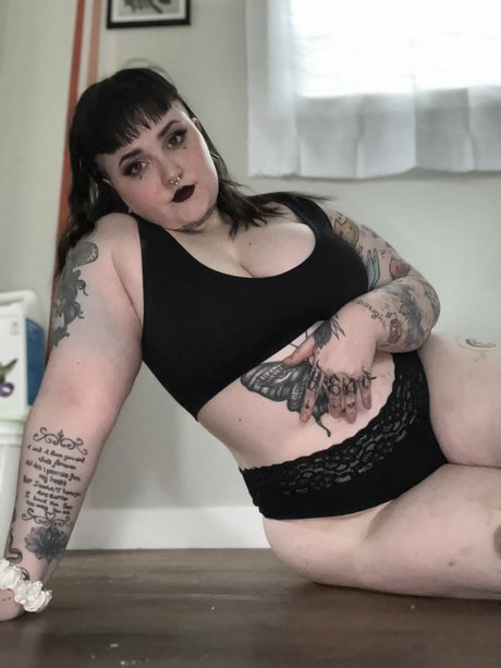 Bunnyrosexx model porn pictures