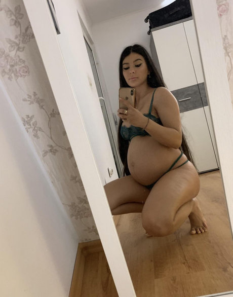 QueenZena pornographic actress images