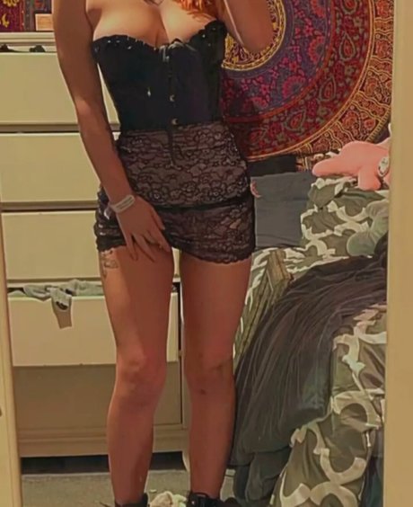 Gothicbratgf_ star sex image