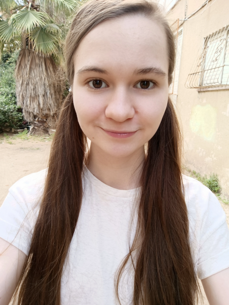 Ellie Tunes star top photo