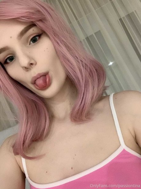 Passiontina naked pornstar pic