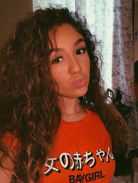 Ley Ley model hd picture