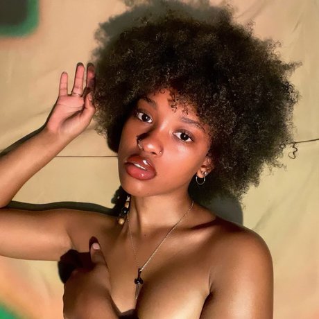 Little Me top actress pics