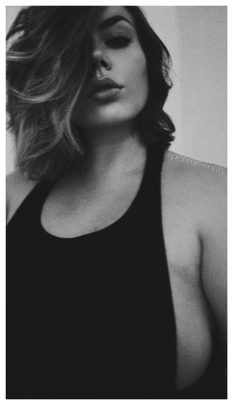 Pet Me Softly model nude photo