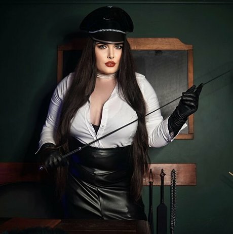 Mistress Karino pornstar art galleries