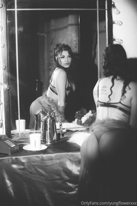 Young flower art actress img