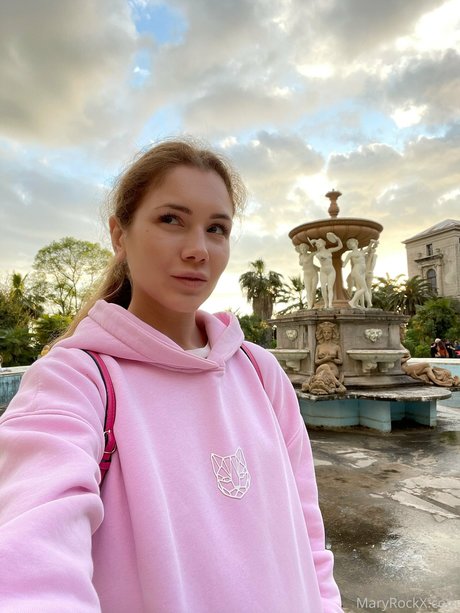 Little Queen actress gallery