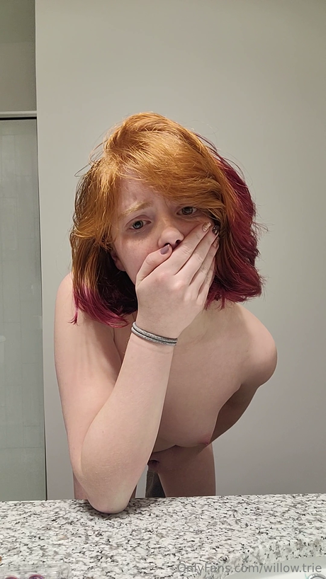 Willow Trie naked model images