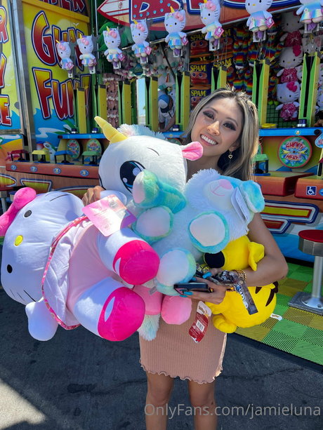 Jamie Luna pornographic model photos