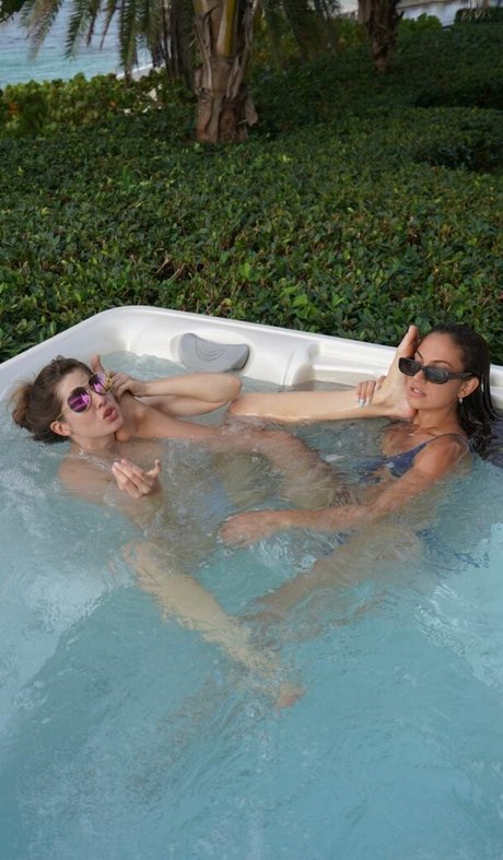 bodybuilder nude onlyfans art porn galleries