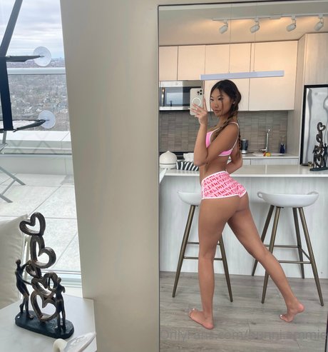 _Bunni Emmie model exclusive galleries