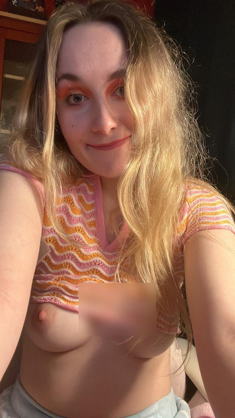 Louise Little French model naked picture